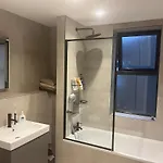 Stylish Apartment In West London