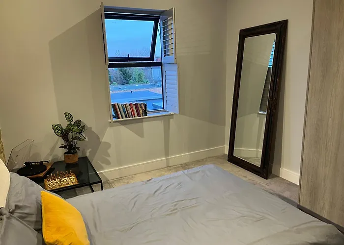 Stylish Apartment In West London